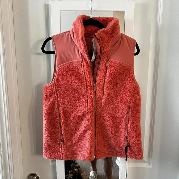 NWT Lululemon Athletica Textured Fleece Full Zip Vest Size 6 Color Pink - Picture 1 of 4